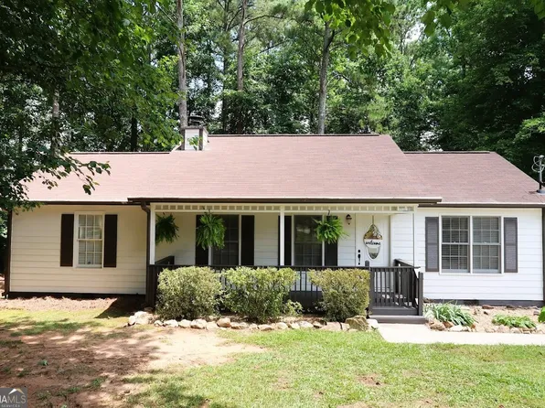 85 Pine Haven Dr, Carrollton, GA 30116