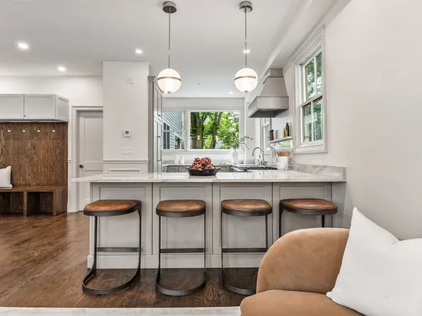 194 Green St #194, Cambridge, MA 02139