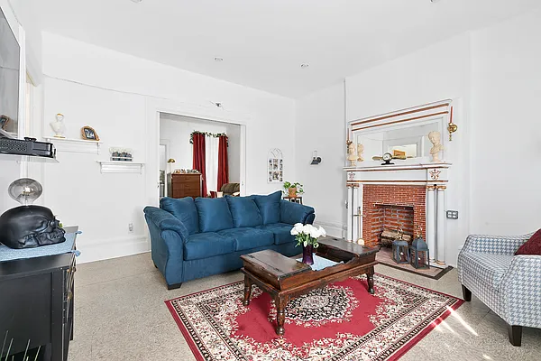 Sold by Compass | media 10