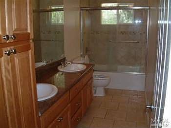 5th image of 38 Brown Dr