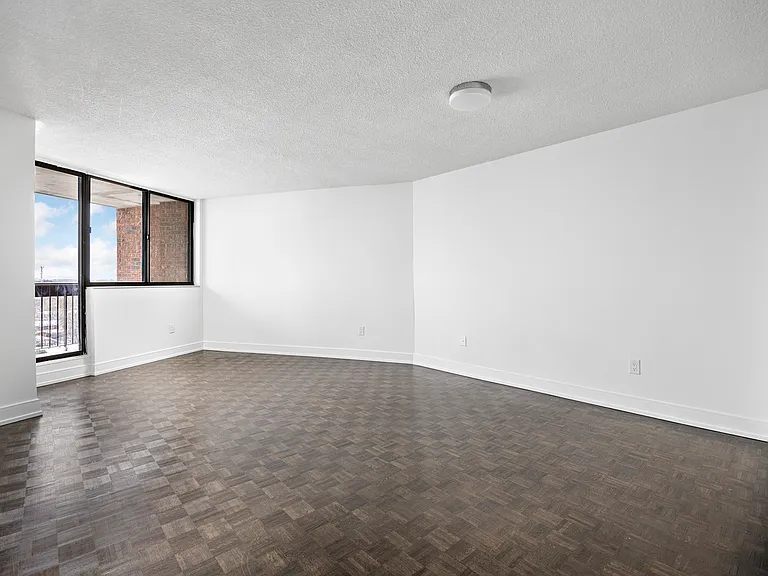 2445 The Collegeway — Photo 25