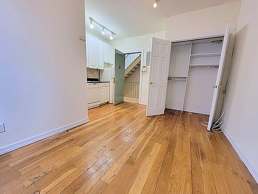 3rd image of 49 Park Ave APT 4C