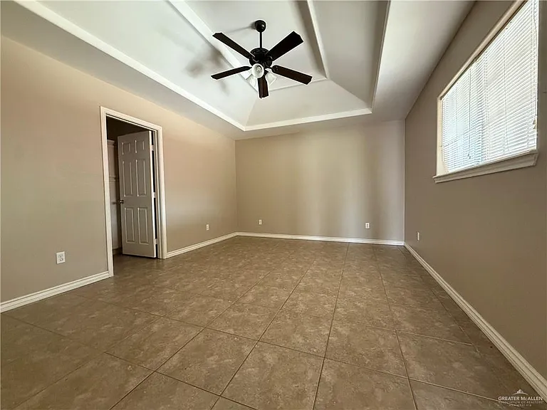 3410 Audrey Ln — Photo 6