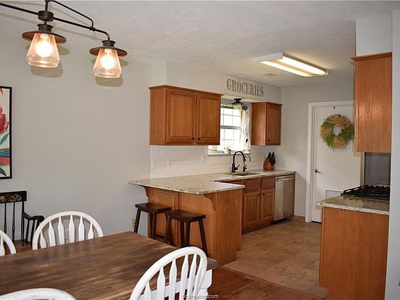 5th image of 1512 Front Royal Dr
