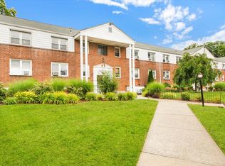 10 South Rd APT 2F, Harrison, NY 10528