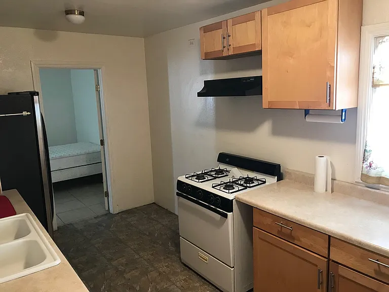 415 W Marietta Pl — Photo 4