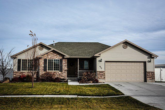 1st image of 637 S Belle Arbor Dr