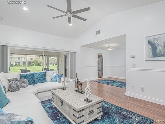 4th image of 3331 SW Villa Pl
