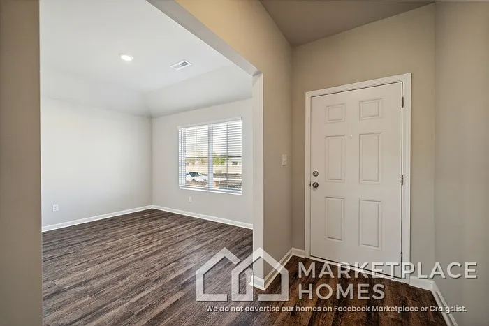 4 bed, 2.0 bath, 1955 sqft, $1,650 — Photo 4