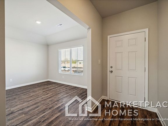 4th image of 4022 Ryan Dr SW