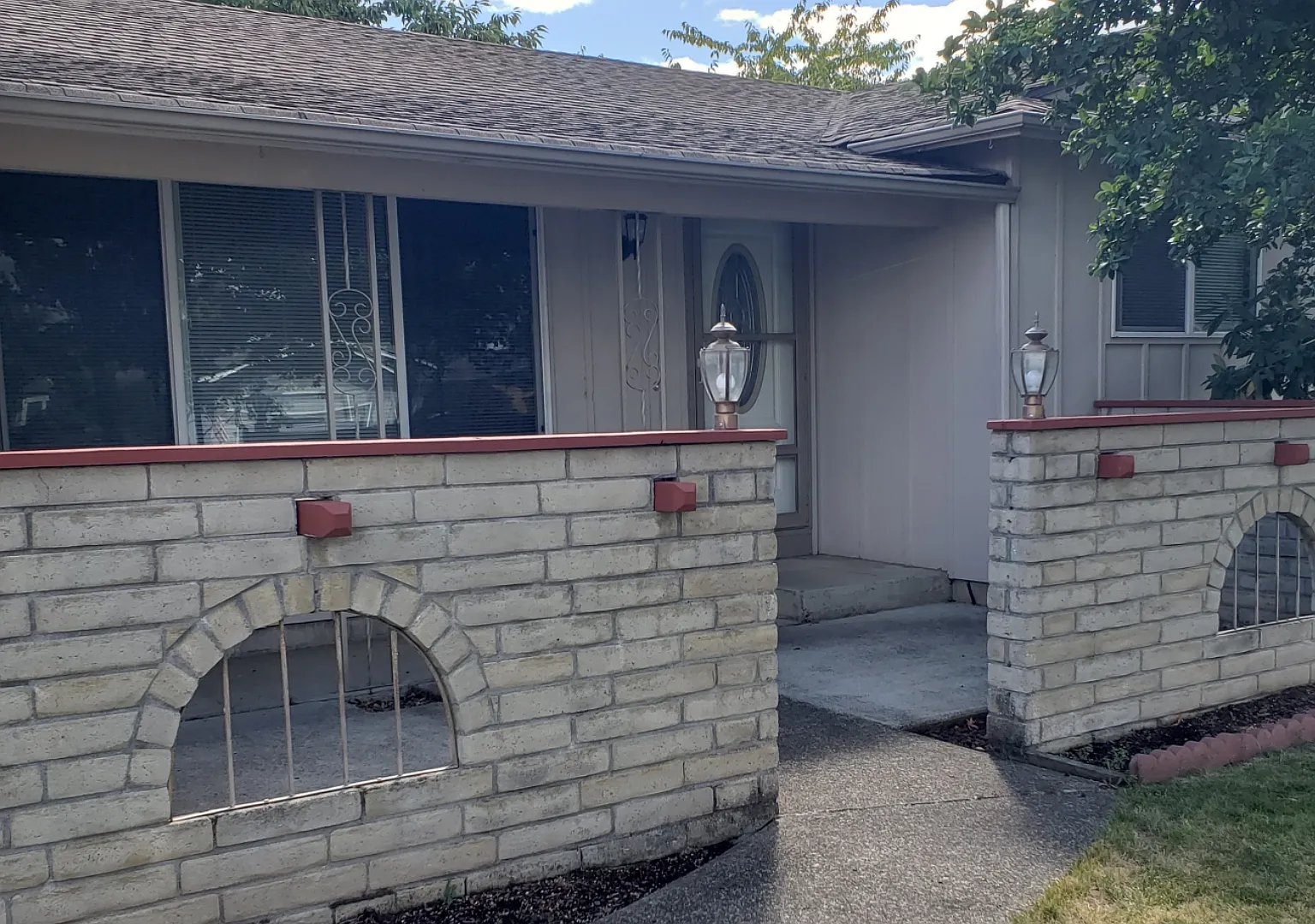 1355 Lawnridge Ave — Photo 2