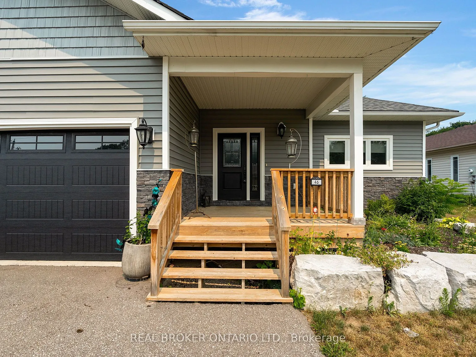 4 bed, $2,800 — Photo 2