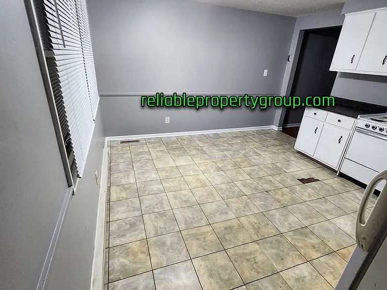 10737 Old Decatur Rd — Photo 10