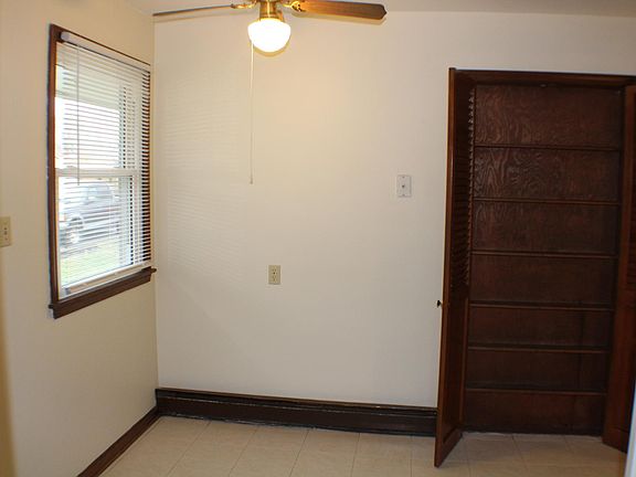 Eat-in kitchen with pantry