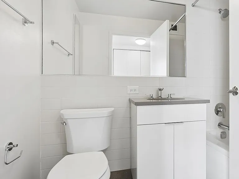 Columbus Cir #S44D — Photo 10