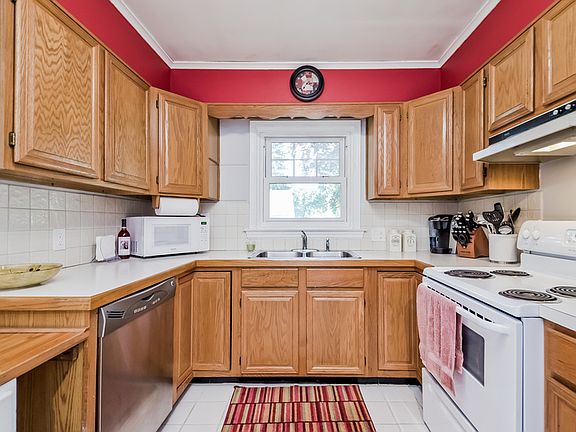 4th image of 939 Mayhew Wood Dr SE