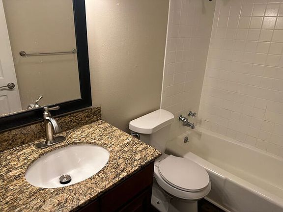 5th image of 6001 Barton Dr