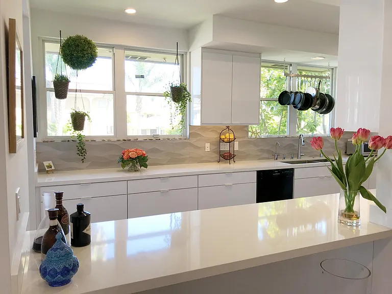 Breakfast Bar / Wet Bar