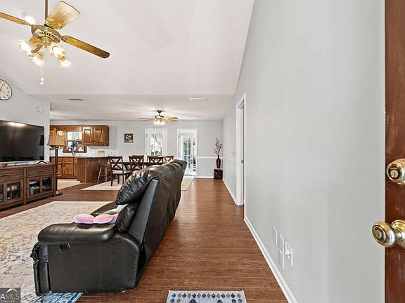 5th image of 5629 Raintree Trce