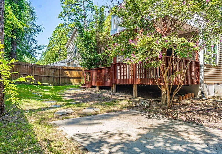 555 N Saylor St — Photo 33