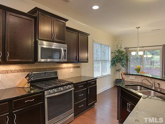 3rd image of 4518 Cottendale Dr
