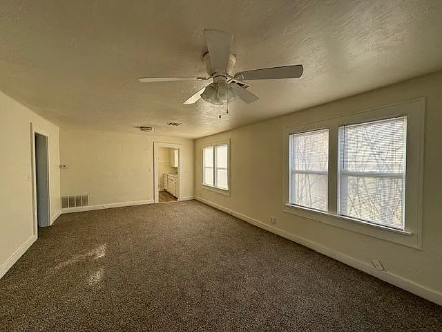 721 W Ford St — Photo 4