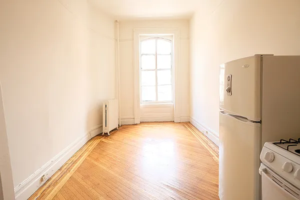 Rented by CG Realty | media 17