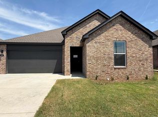 104 Molly Ln, Maumelle, AR 72113