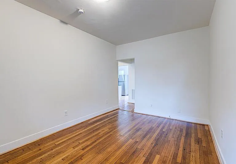 2922 Noble Ave #A — Photo 4