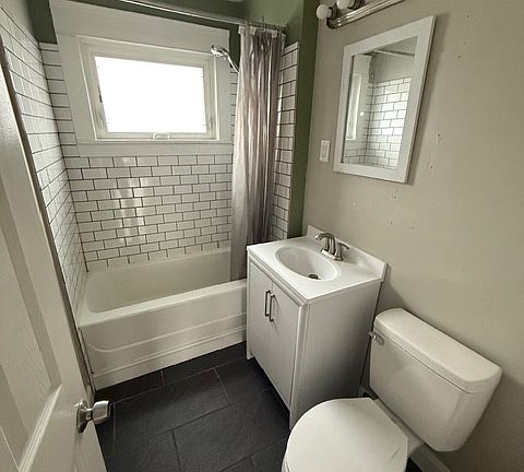 2nd image of 12507 Franklin Blvd APT 5