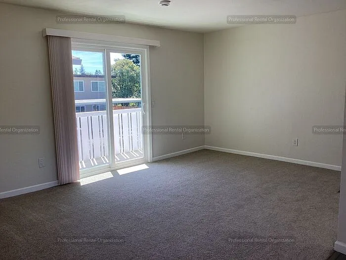 445 S E St #20 — Photo 3