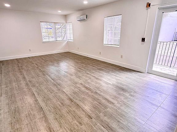 3rd image of 7116 Bay Dr APT 1