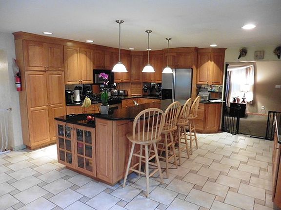 2nd image of 1302 Sunnyfield Dr