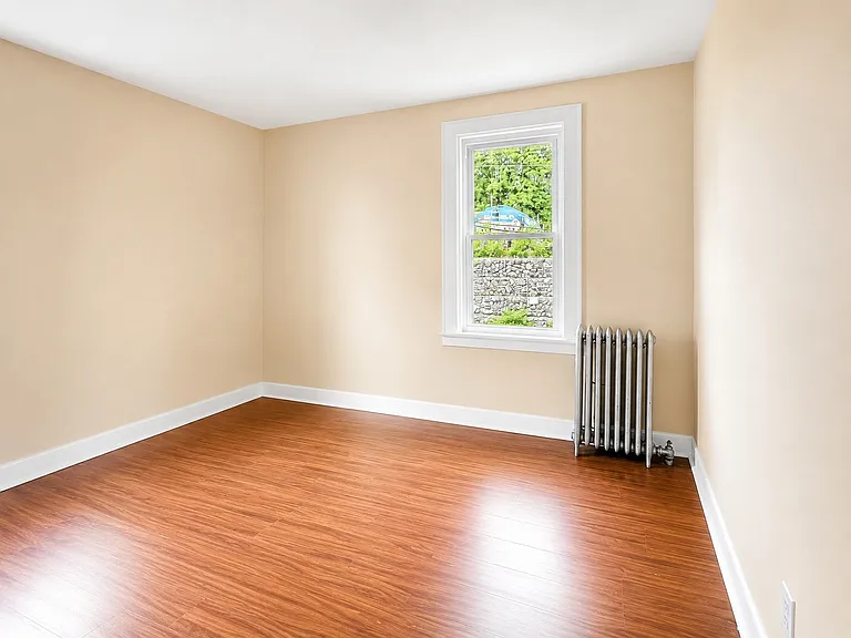 137 Hammond Ave #4 — Photo 35