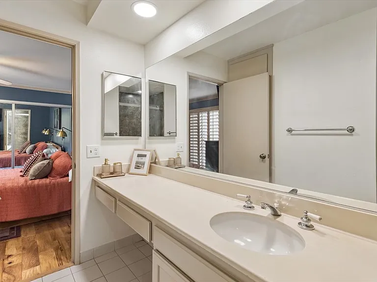 44 Malaga Dr — Photo 25