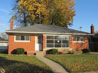 3165 Syckelmoore St, Trenton, MI 48183