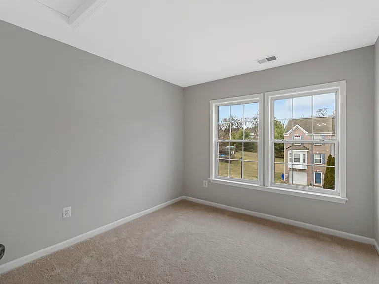 946 Monet Dr — Photo 25