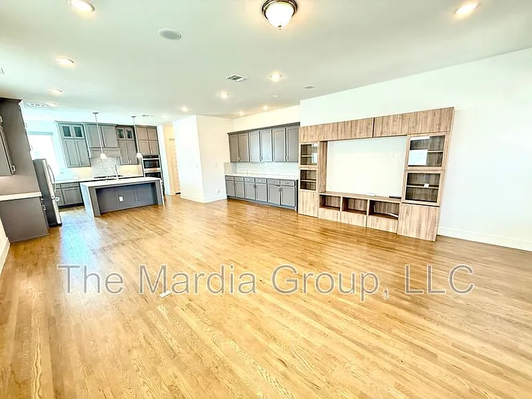 4916 Broadway Dr — Photo 13