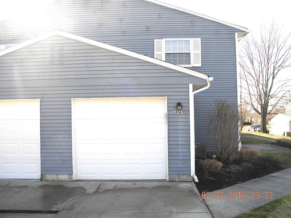 1 1/2 car garage
