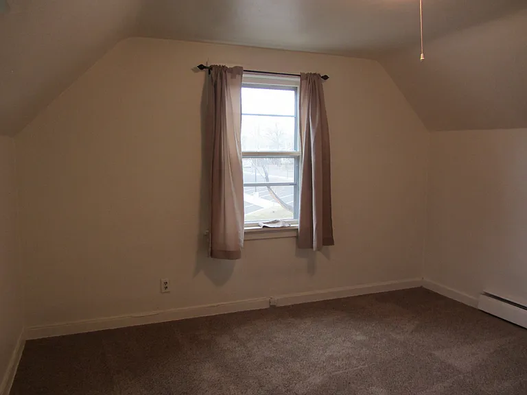 212 S 10th St — Photo 12