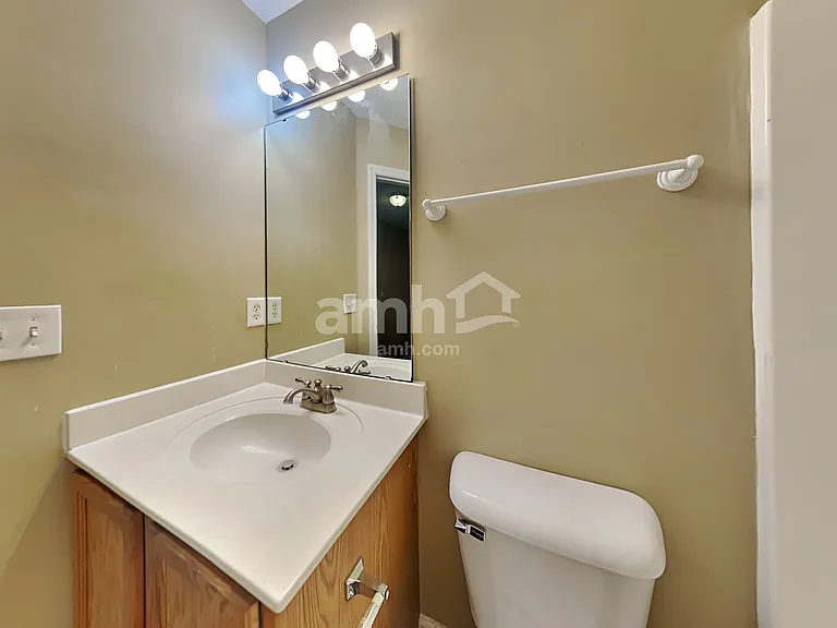 2315 Hayward Ln — Photo 15