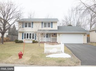 555 Elaine Ave, Shoreview, MN 55126