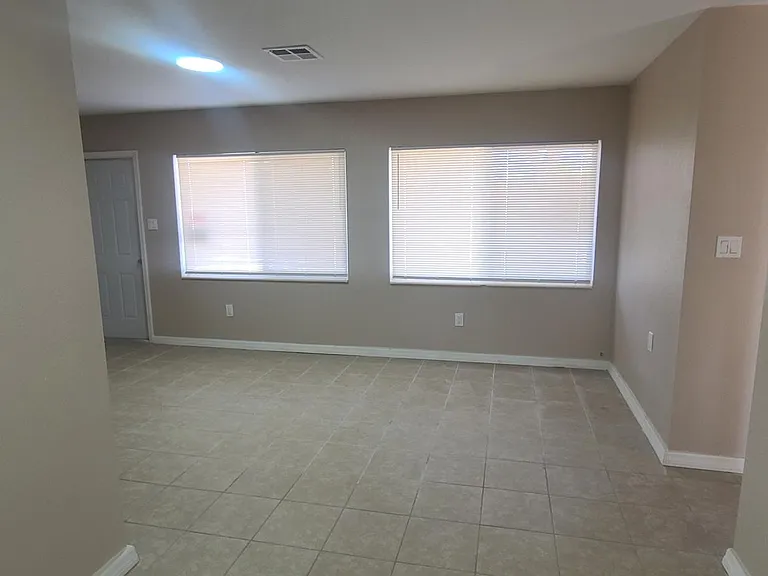 3052 Key Ln — Photo 2
