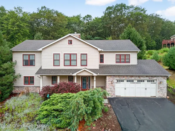 77 Longview Dr, Lake Harmony, PA 18624