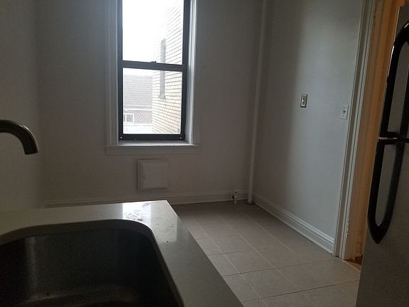 4th image of 3285 33rd St APT C6