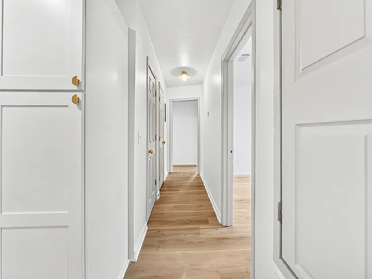 615 Parkwood Dr — Photo 11