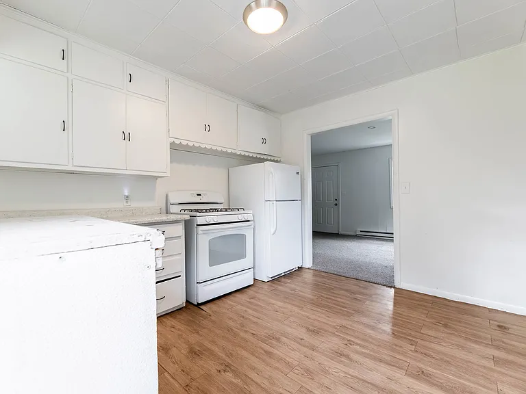 310 S Lincoln St — Photo 4