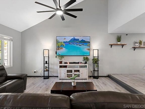 5th image of 1025 Arroyo Dr