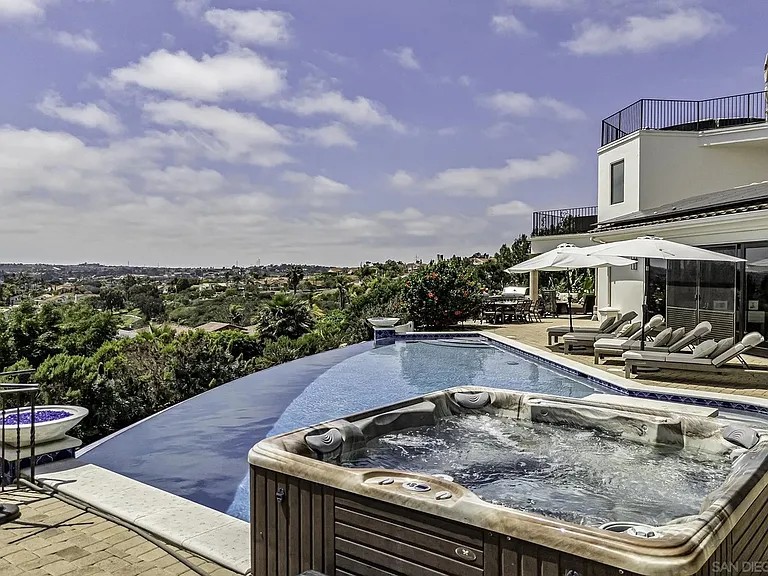 7335 El Fuerte St — Photo 10