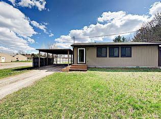 35 W Beamish Rd, Sanford, MI 48657